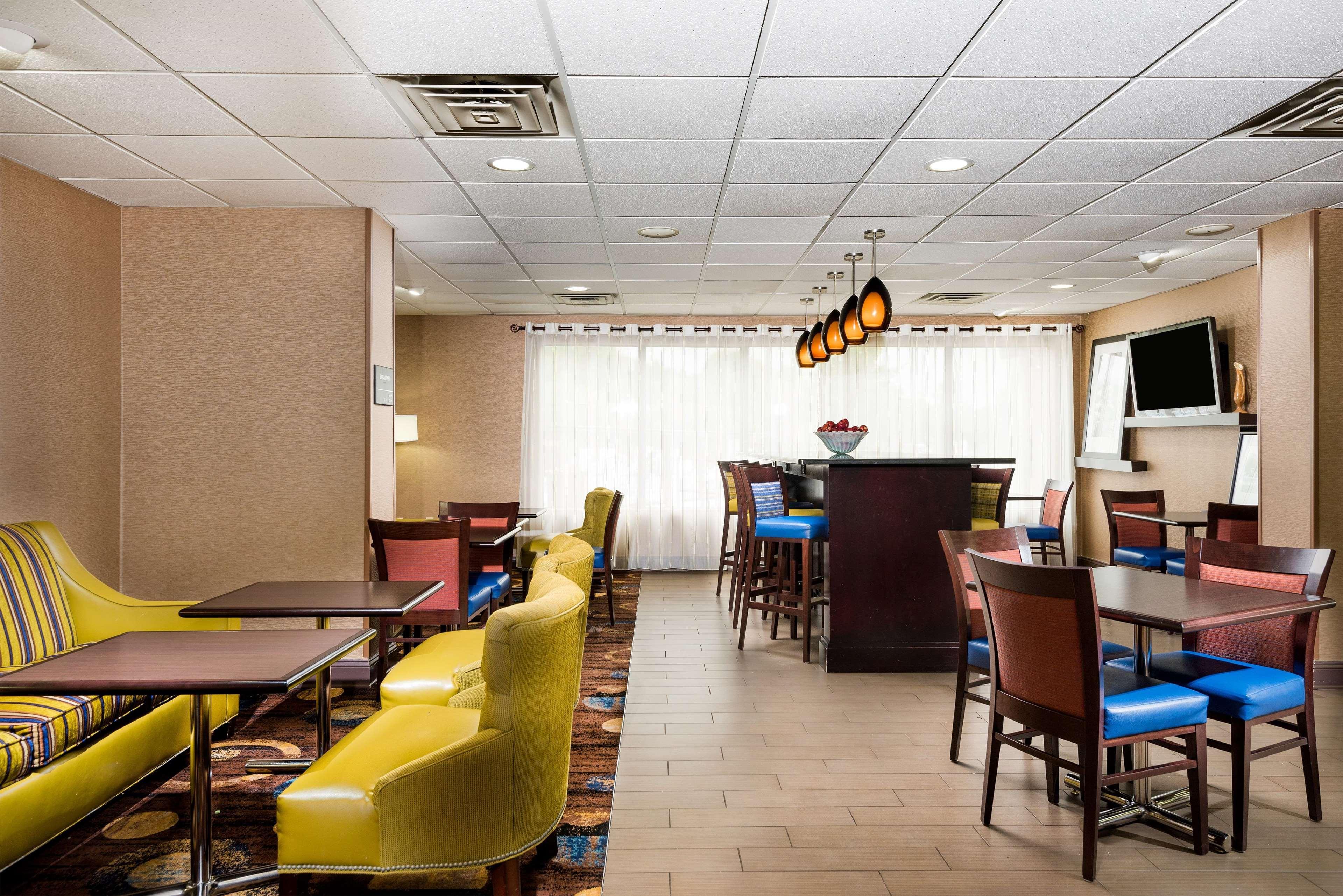 Hampton Inn Ft. Chiswell-Max Meadows Bagian luar foto