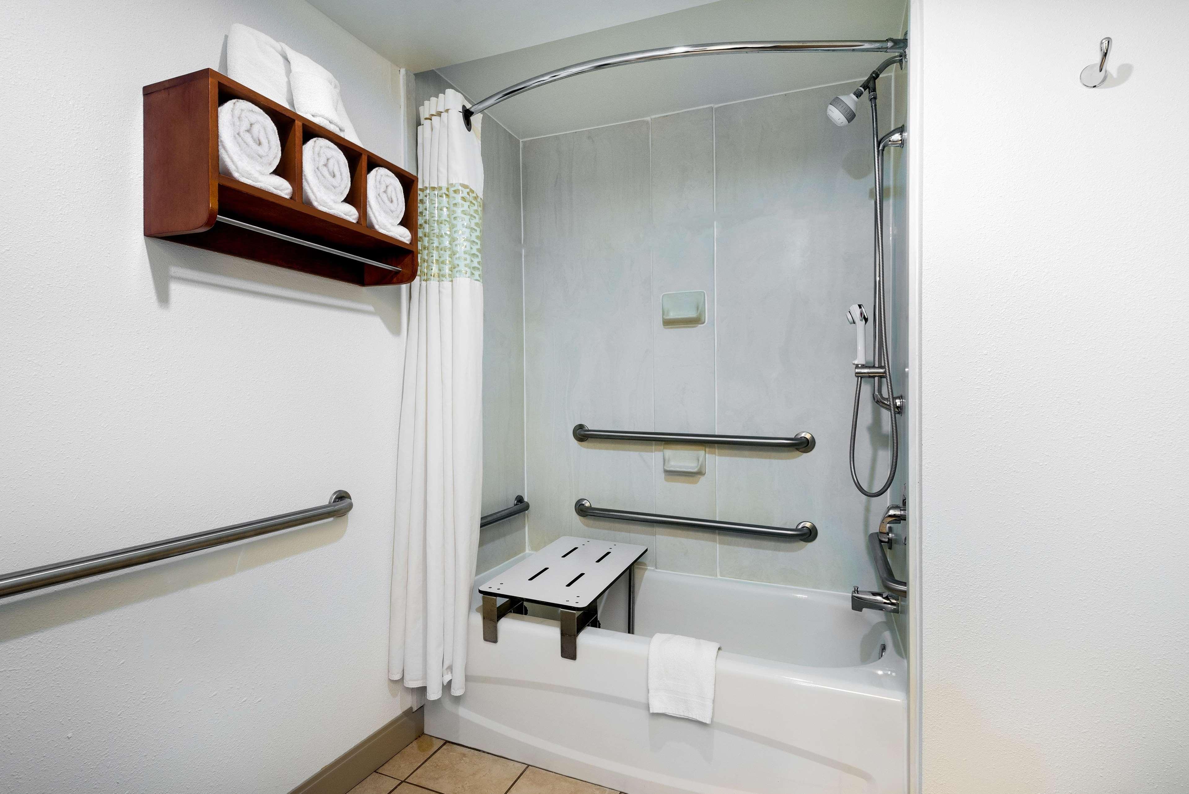 Hampton Inn Ft. Chiswell-Max Meadows Bagian luar foto