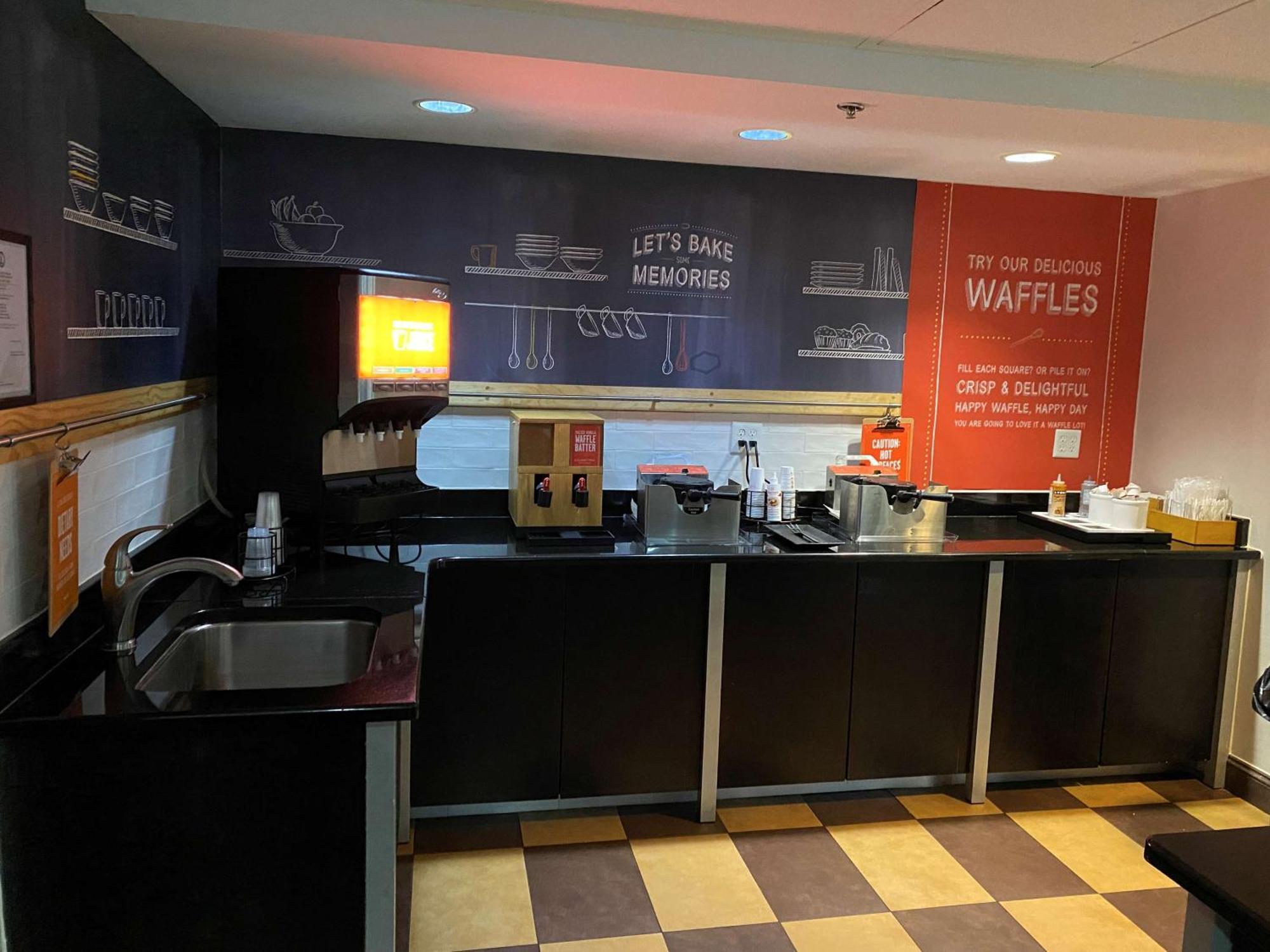 Hampton Inn Ft. Chiswell-Max Meadows Bagian luar foto