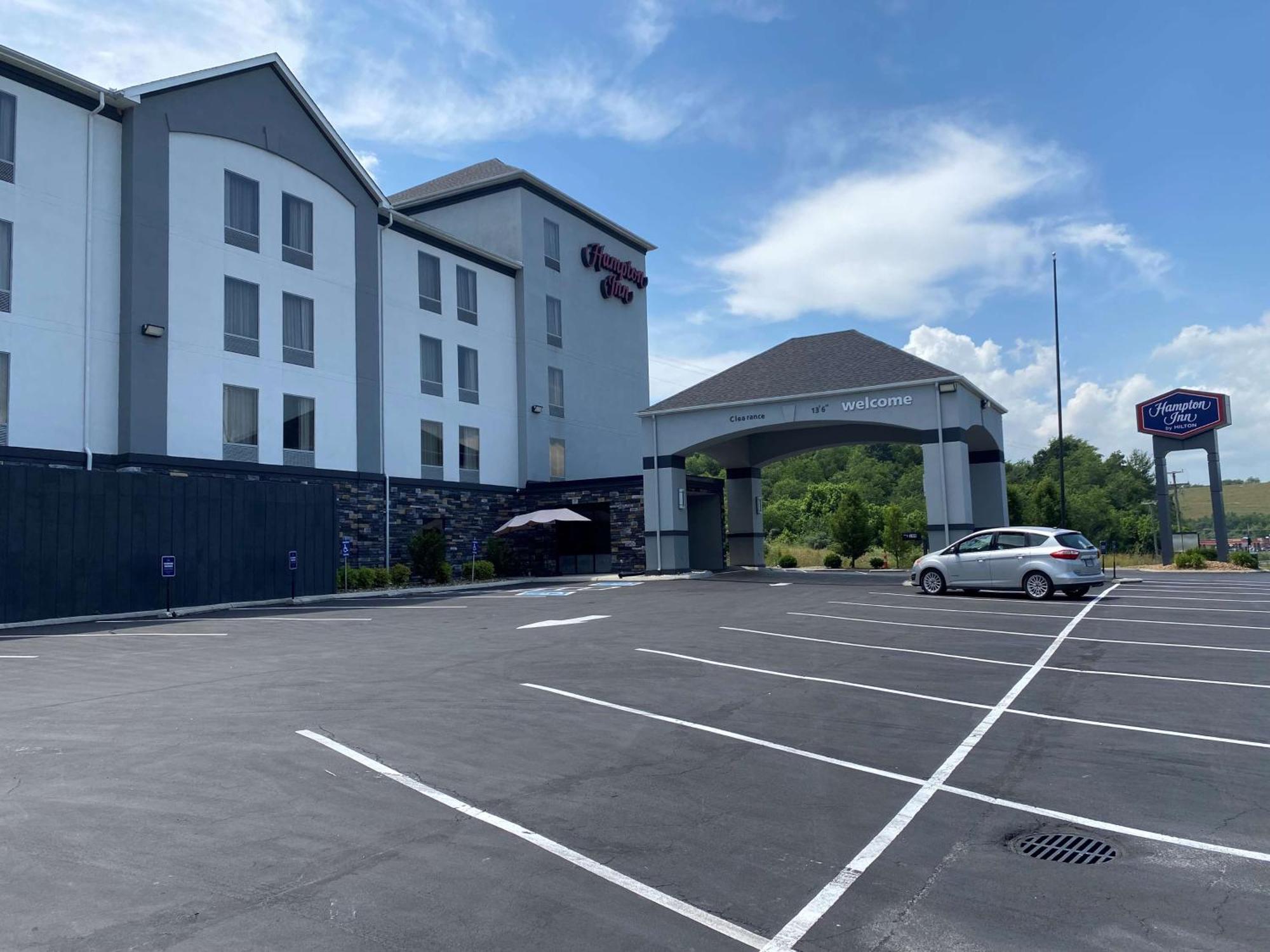 Hampton Inn Ft. Chiswell-Max Meadows Bagian luar foto