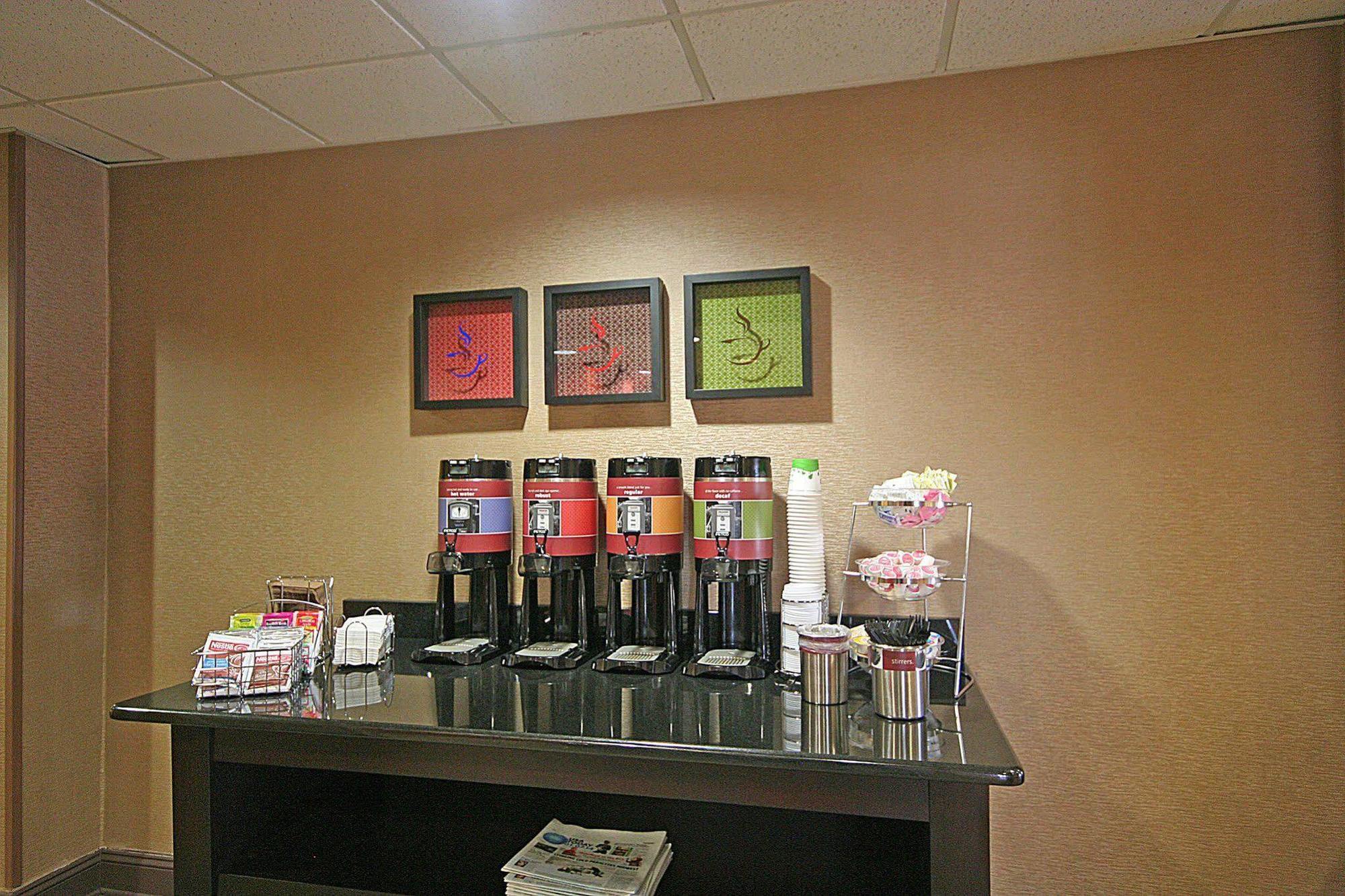 Hampton Inn Ft. Chiswell-Max Meadows Bagian luar foto