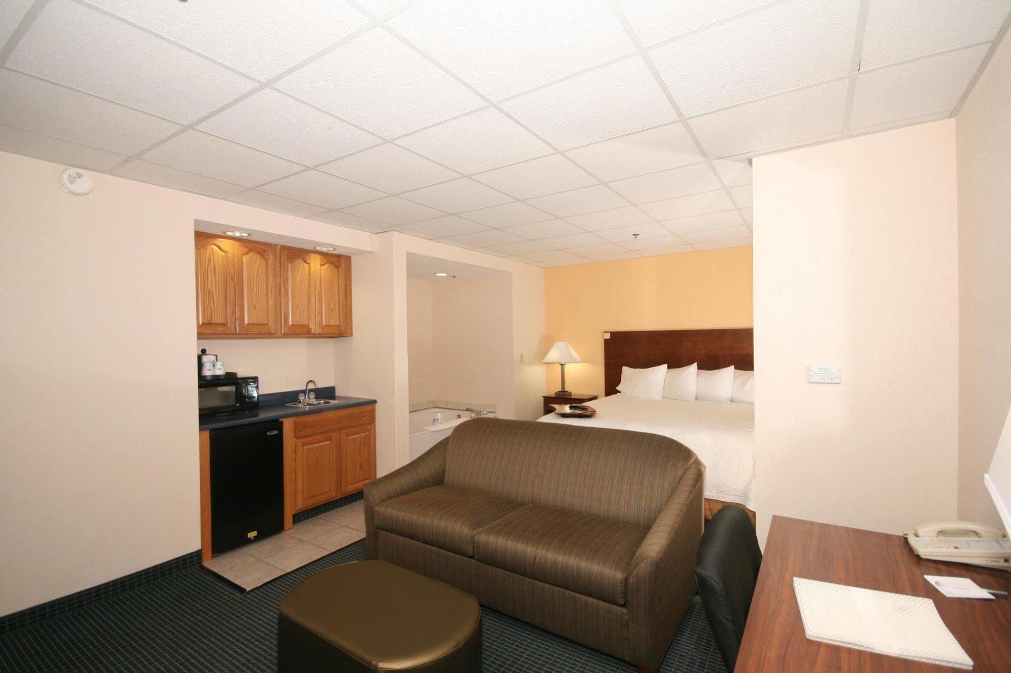 Hampton Inn Ft. Chiswell-Max Meadows Bagian luar foto